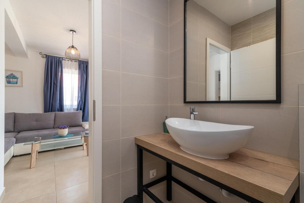 Kaštel Novi Apartments Dobrila מראה חיצוני תמונה